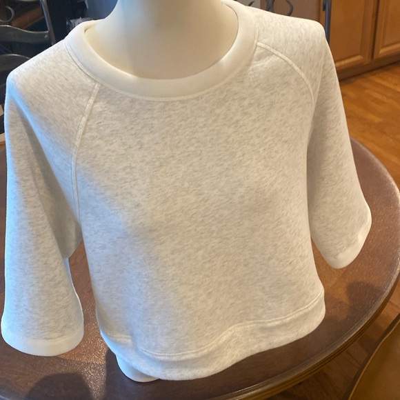 NEW BALANCE Cropped  reversible white gray heather short sleeve Sweatshirt MED - Picture 1 of 11